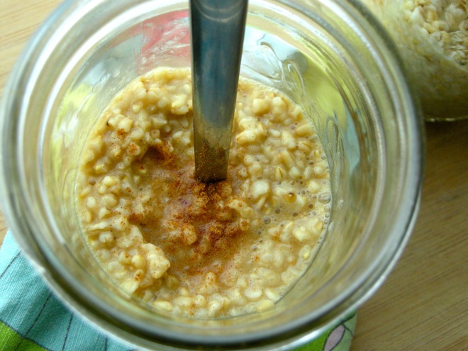 overnight steel cut oats (in a jar) | aneelee.wordpress.com
