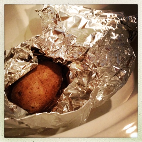 crockpot-baked potatoes | aneelee.wordpress.com